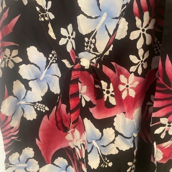 HAWAIIAN FLORAL PRINT FLOWY DRESS - Picture 2 of 5